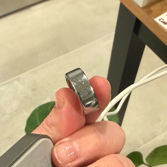 Oura Ring 4 - Picture 3 of 3